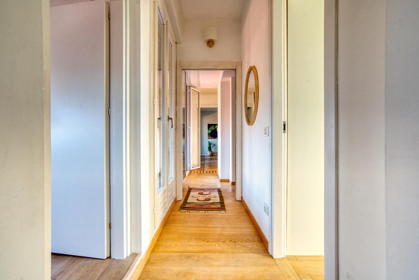 Spacious Penthouse With Panoramic Terrace - 20 Minutes From Duomo Милан Экстерьер фото