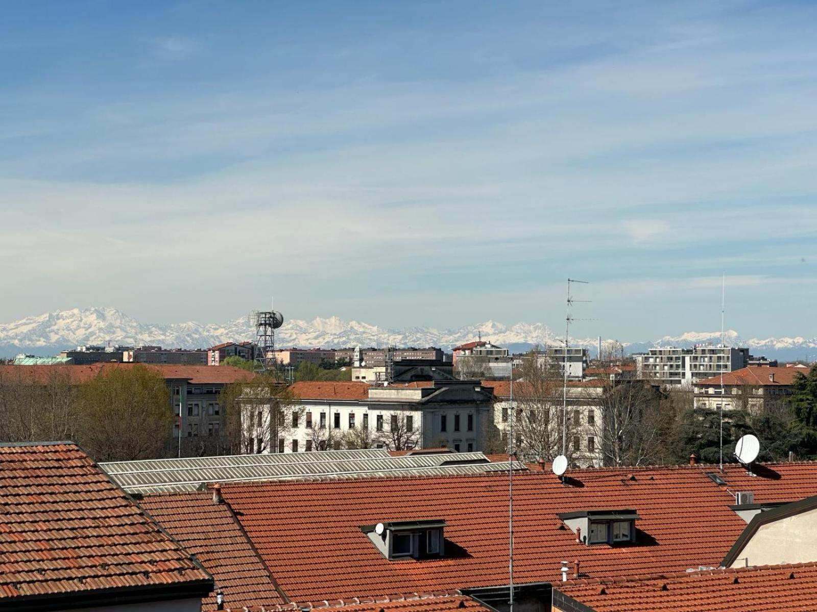 Spacious Penthouse With Panoramic Terrace - 20 Minutes From Duomo Милан Экстерьер фото